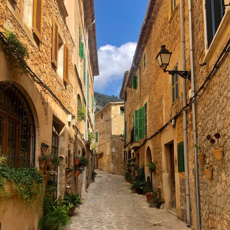 Explore valldemossa